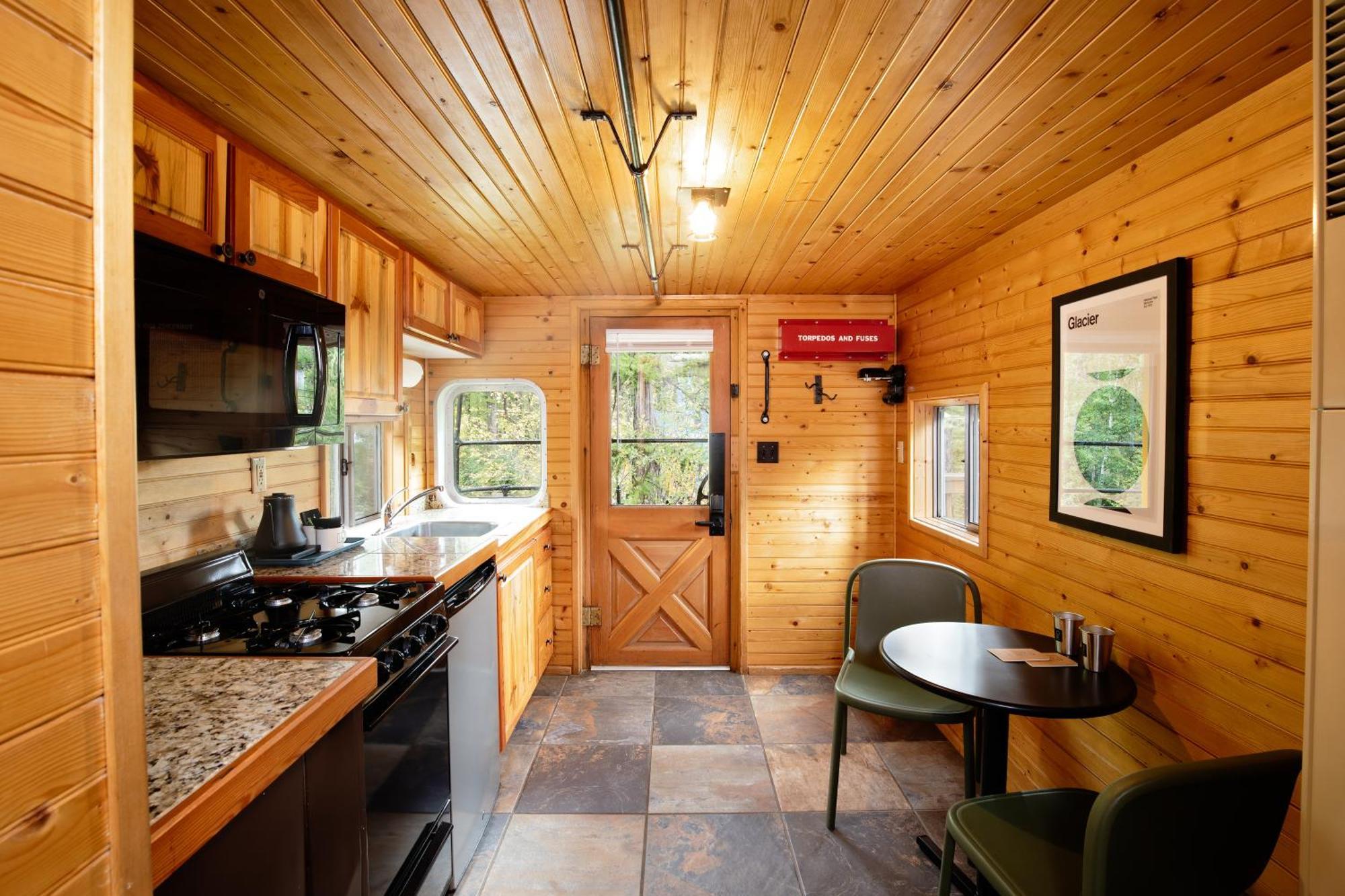 Loge Glacier National Park Essex المظهر الخارجي الصورة
